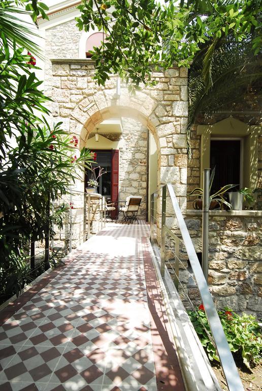 Central Athens Period House With Pool Exterior photo