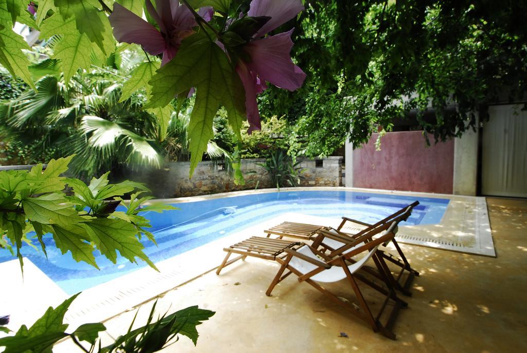 Central Athens Period House With Pool Exterior photo